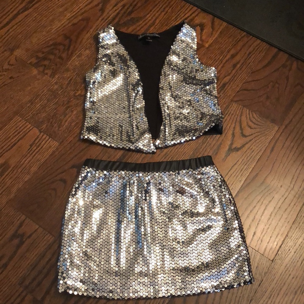 Skirt and vest set worn once